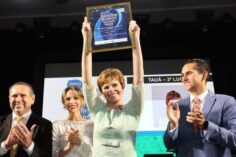 Patrícia Aguiar – levanta premio